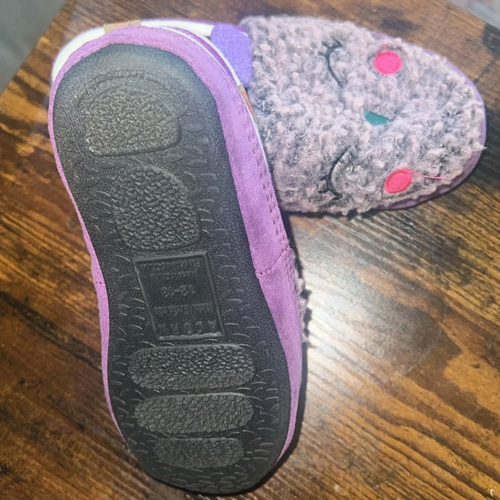 Brand new acorn slippers